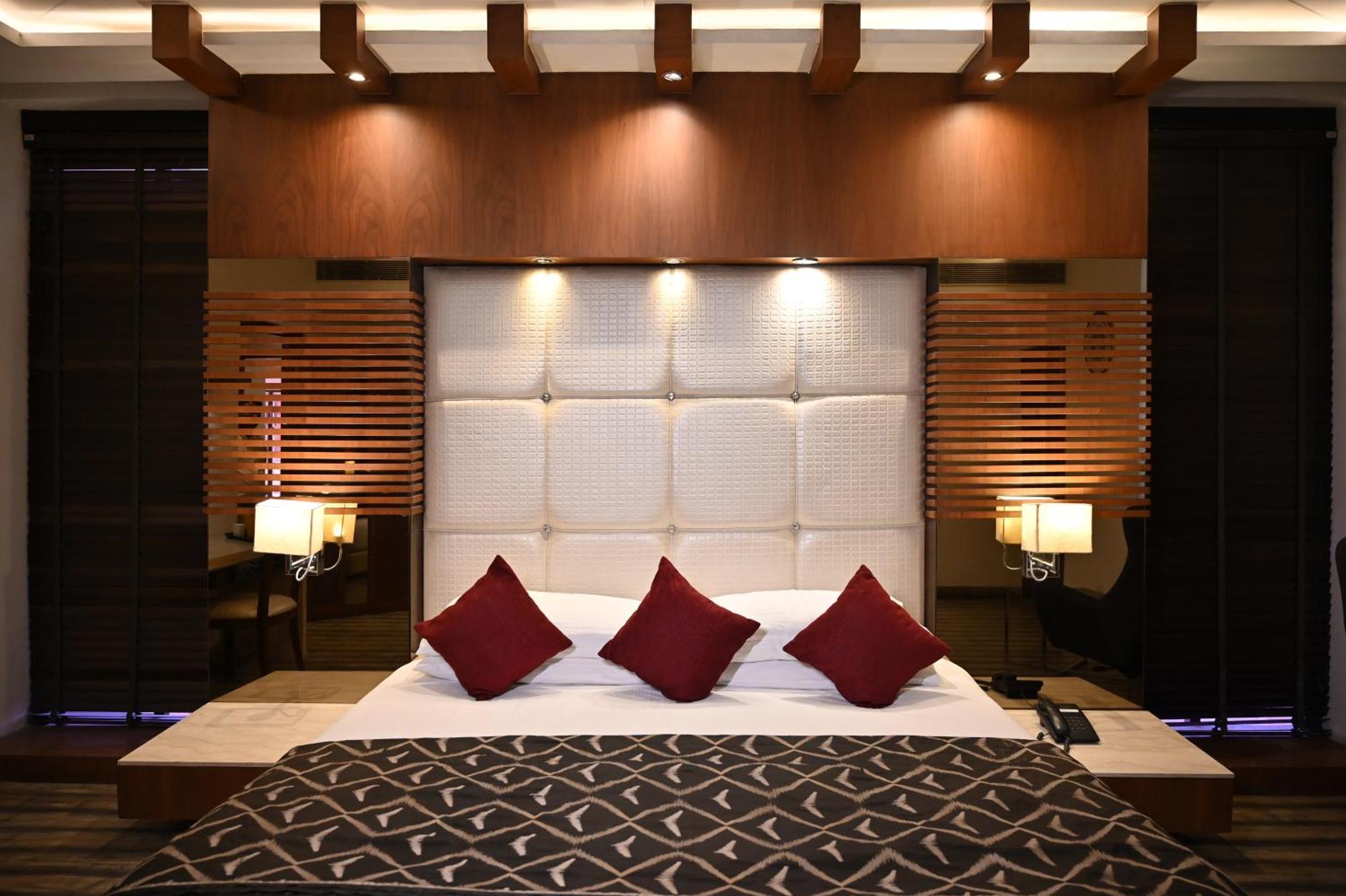 Hotel Club Florence Gurgaon