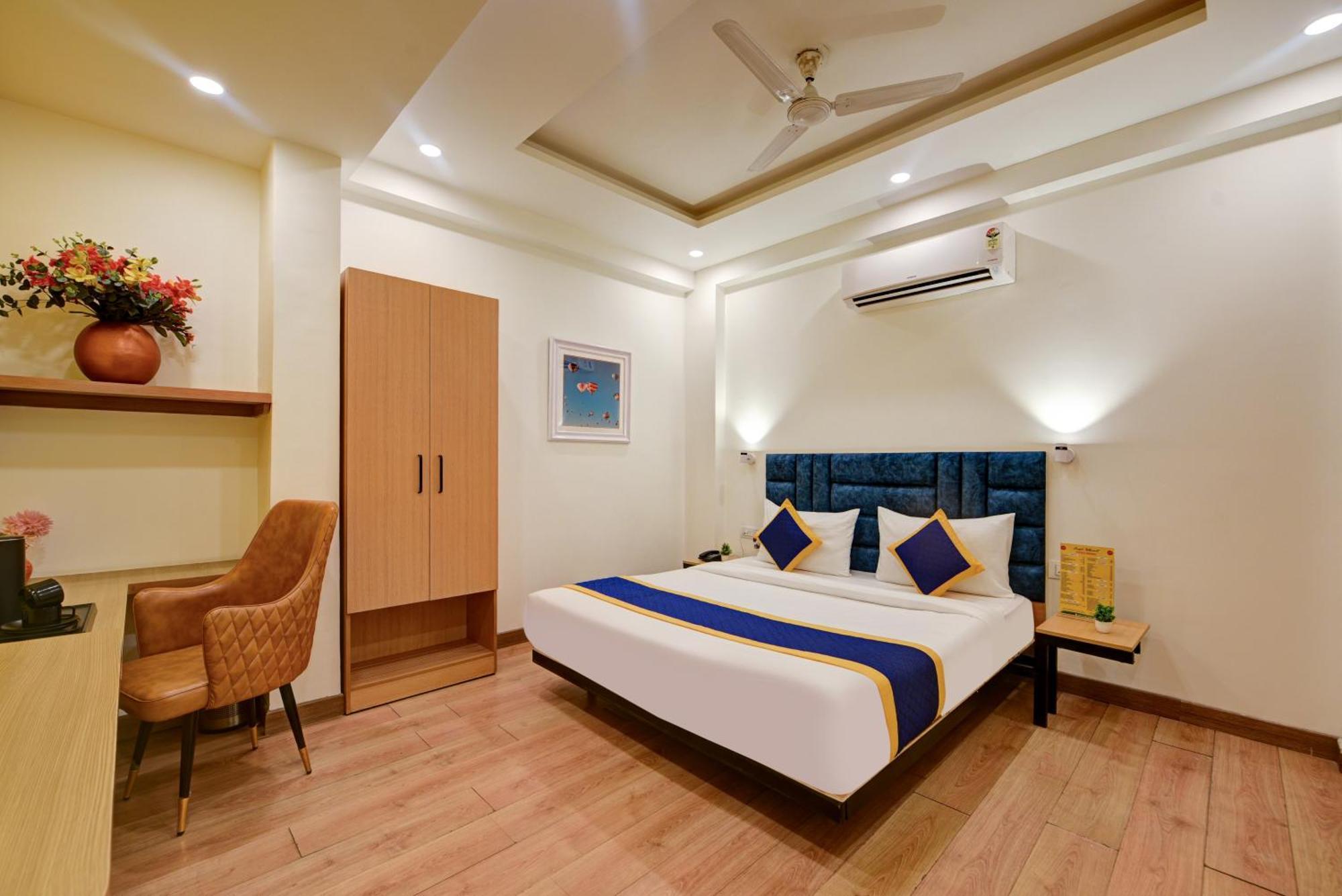 Aamantran Residency Hotel, Sohna Road, Sector 49, Gurugram Hotel