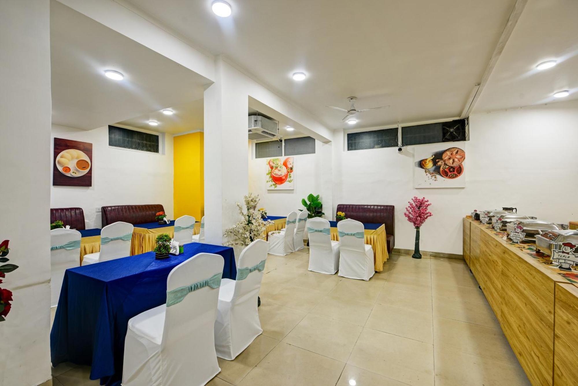 Aamantran Residency Hotel, Sohna Road, Sector 49, Gurugram 3* Gurgaon