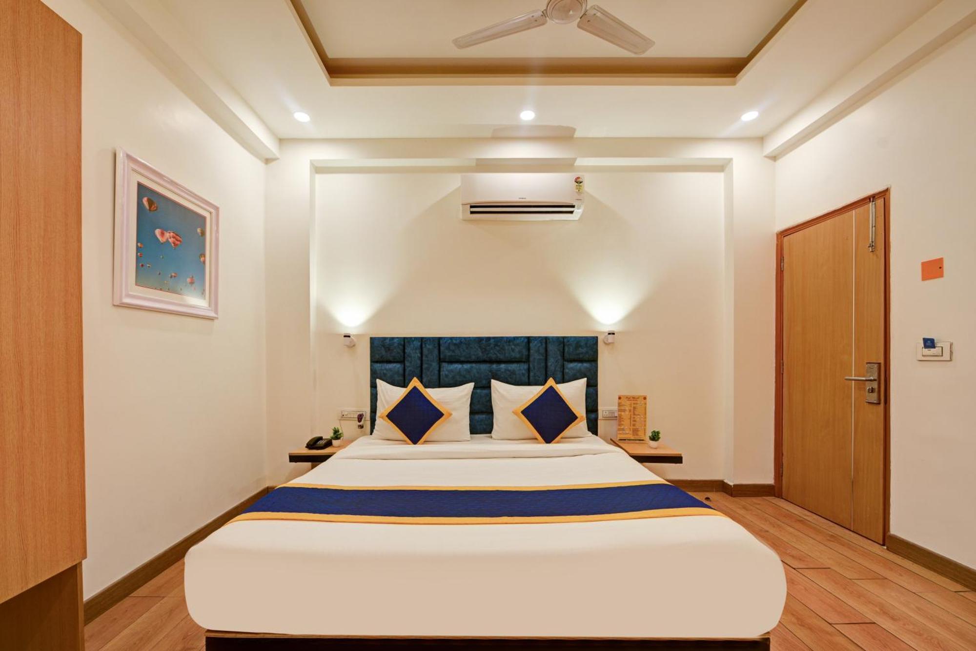 Hotel Aamantran Residency Hotel, Sohna Road, Sector 49, Gurugram