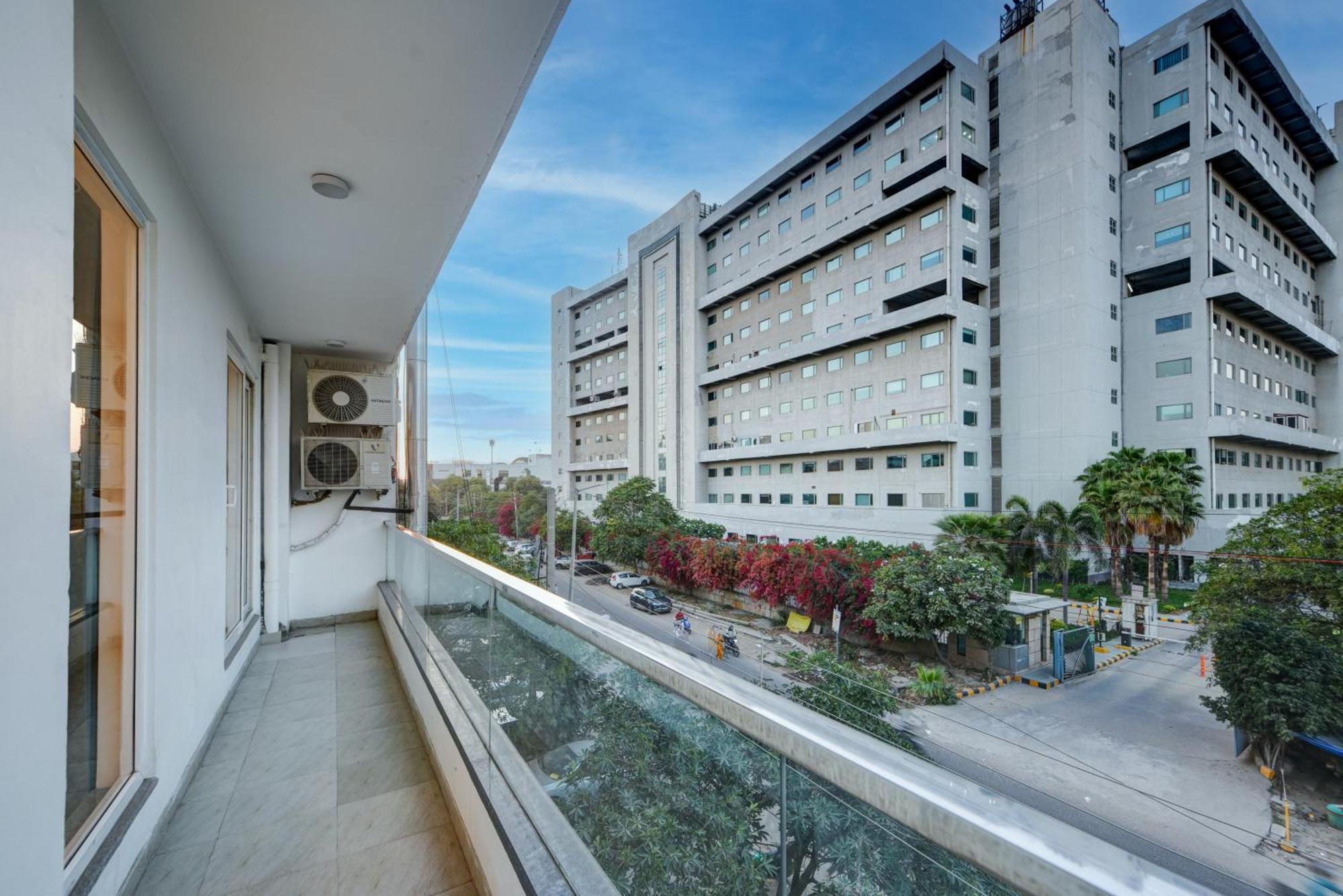 Hotel Aamantran Residency Hotel, Sohna Road, Sector 49, Gurugram 3*