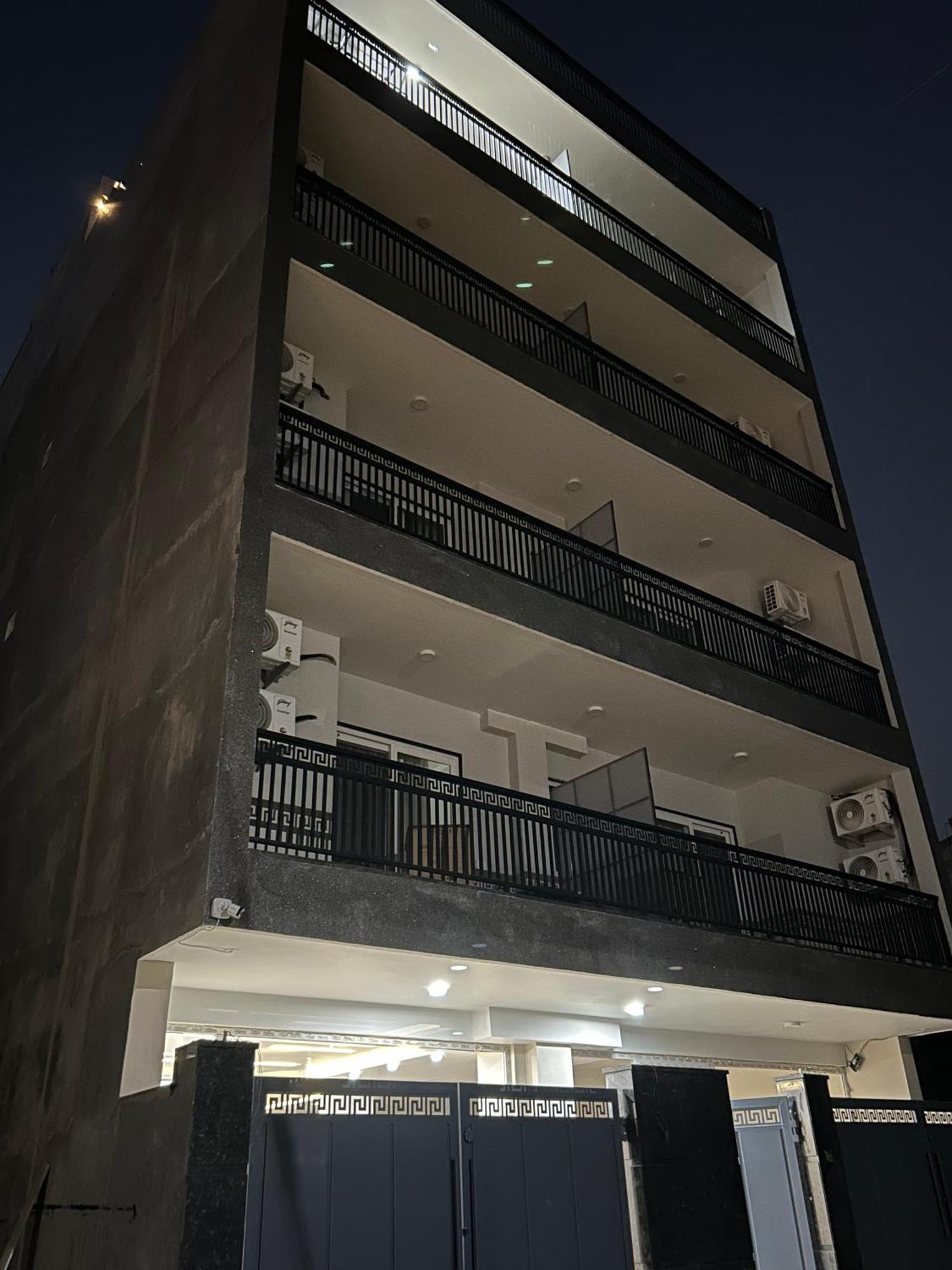 1 Bhk Serviced Apartments Sector 52 Near Millennium City Centre Metro Station Aparthotel *