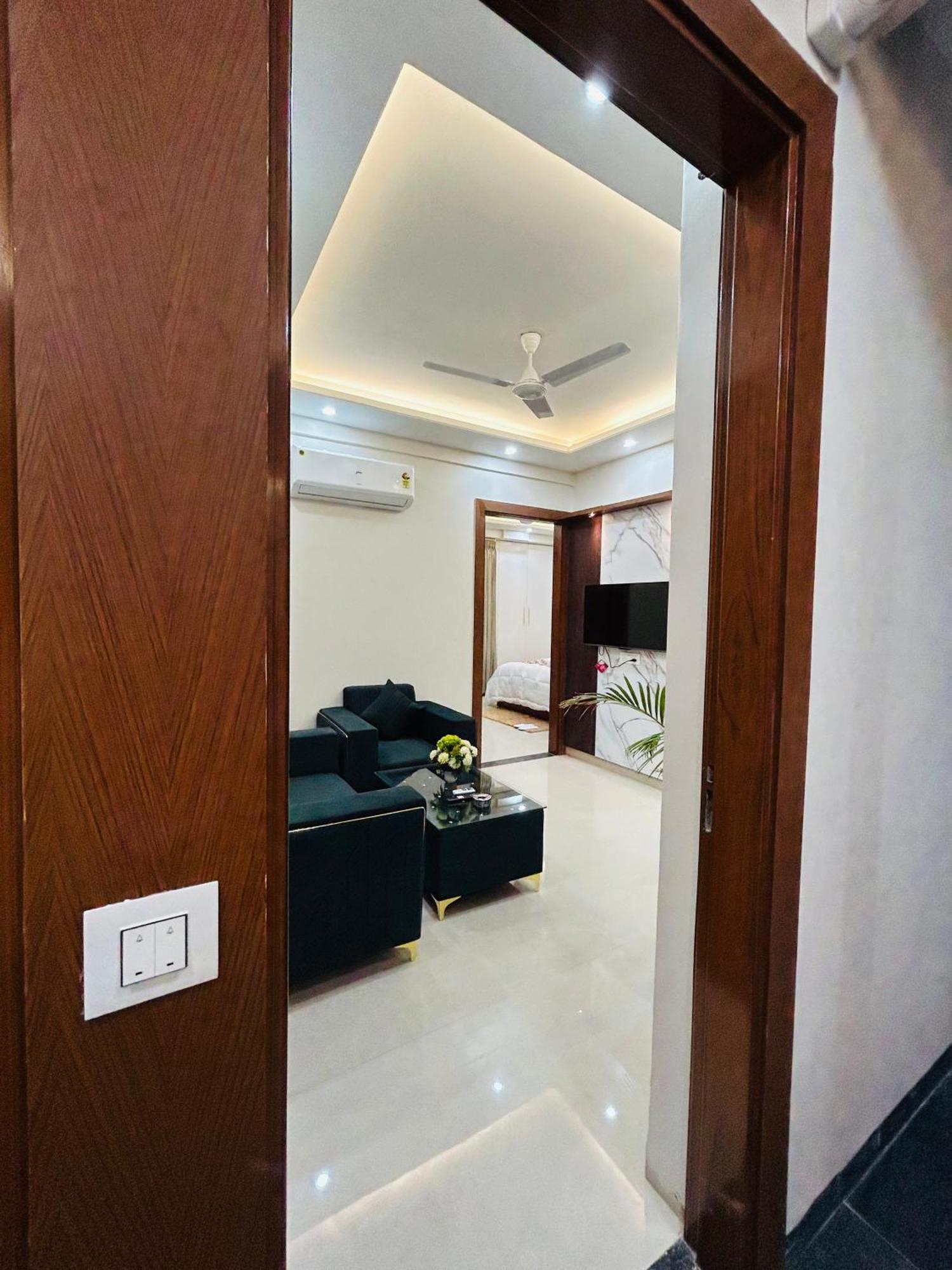 1 Bhk Serviced Apartments Sector 52 Near Millennium City Centre Metro Station