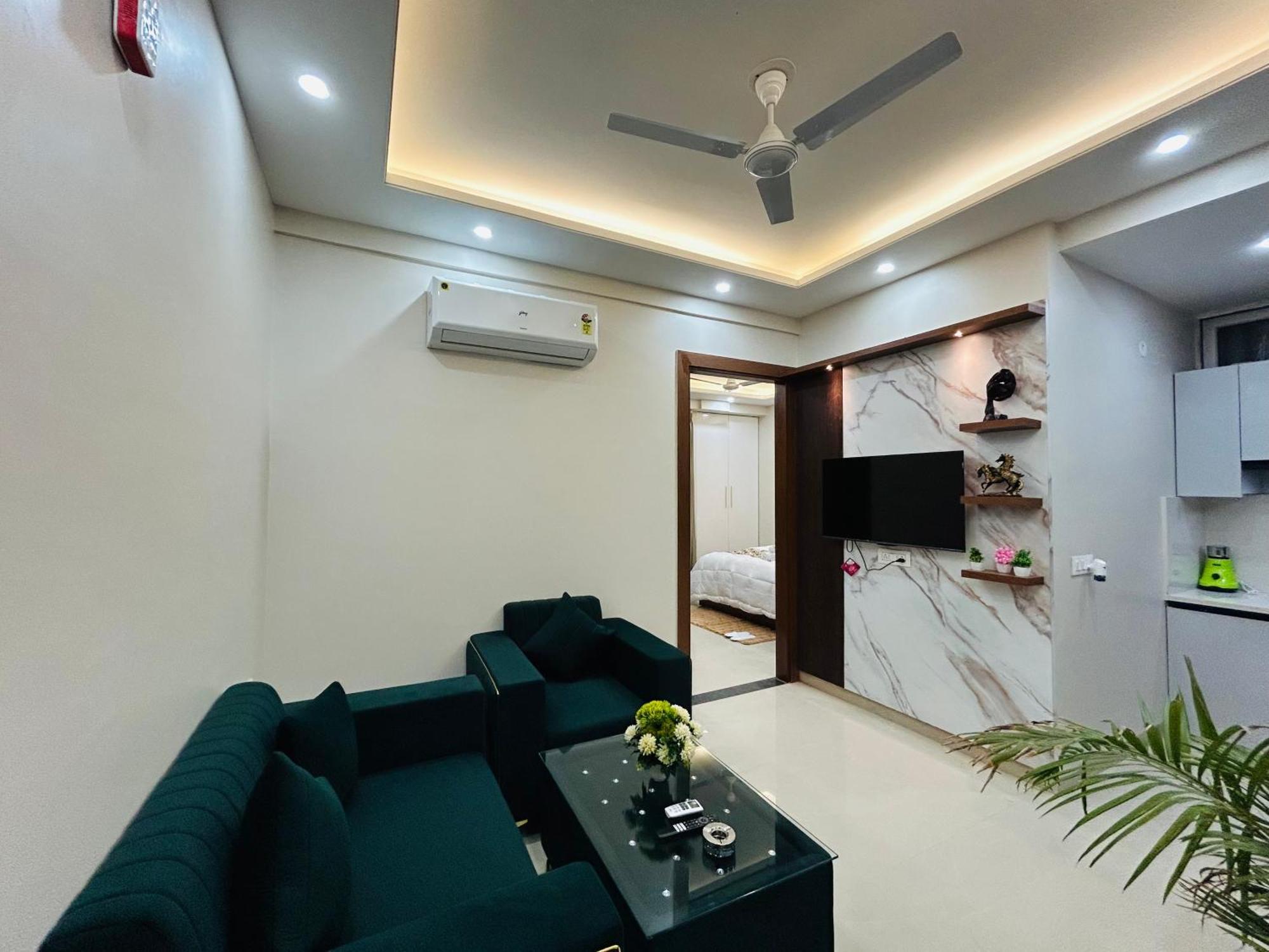 1 Bhk Serviced Apartments Sector 52 Near Millennium City Centre Metro Station