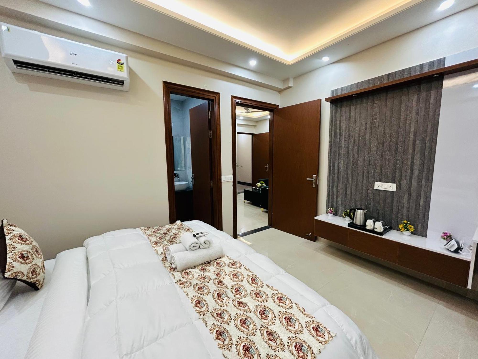 1 Bhk Serviced Apartments Sector 52 Near Millennium City Centre Metro Station