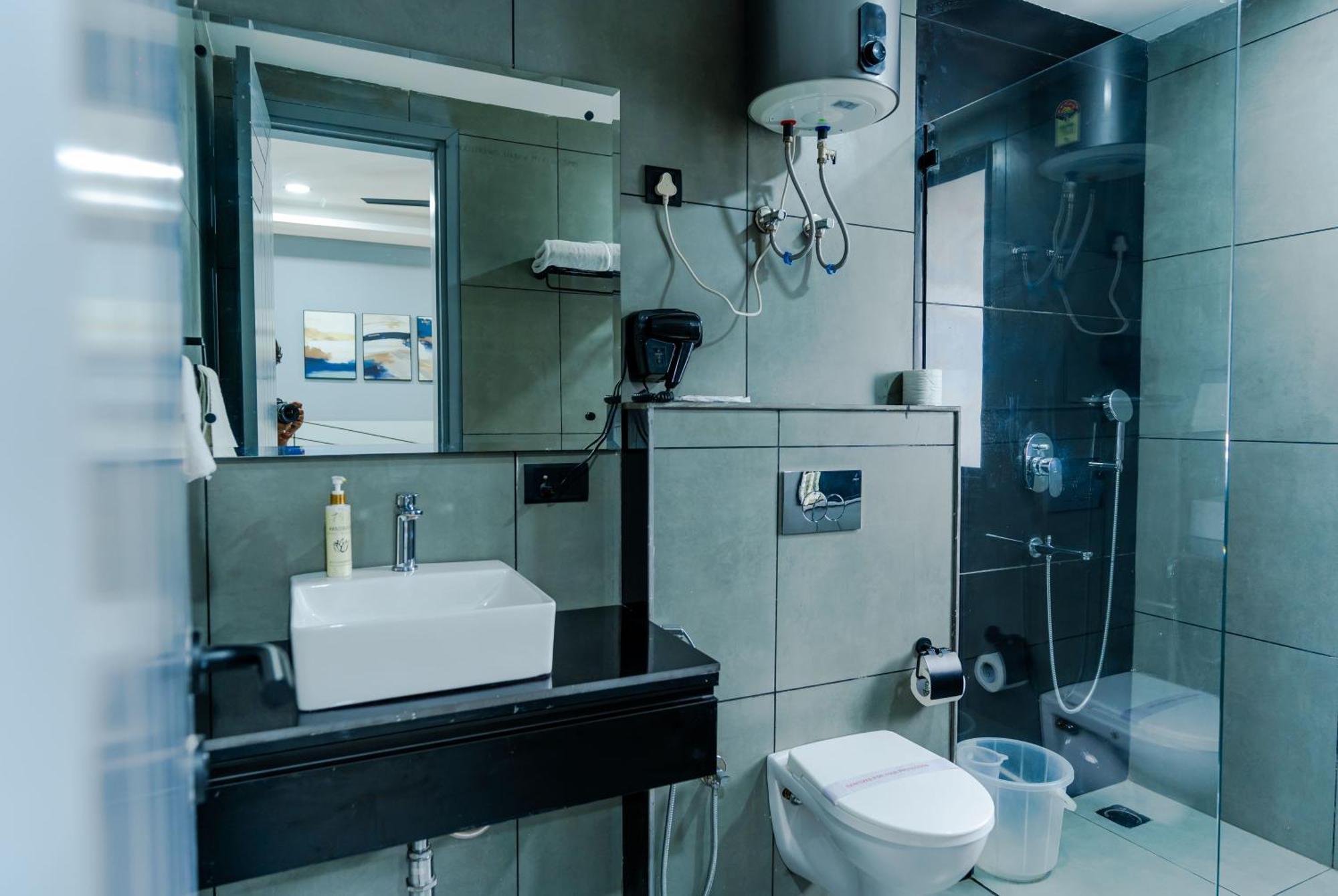Bedchambers Serviced Apartments, Golf Course Road,