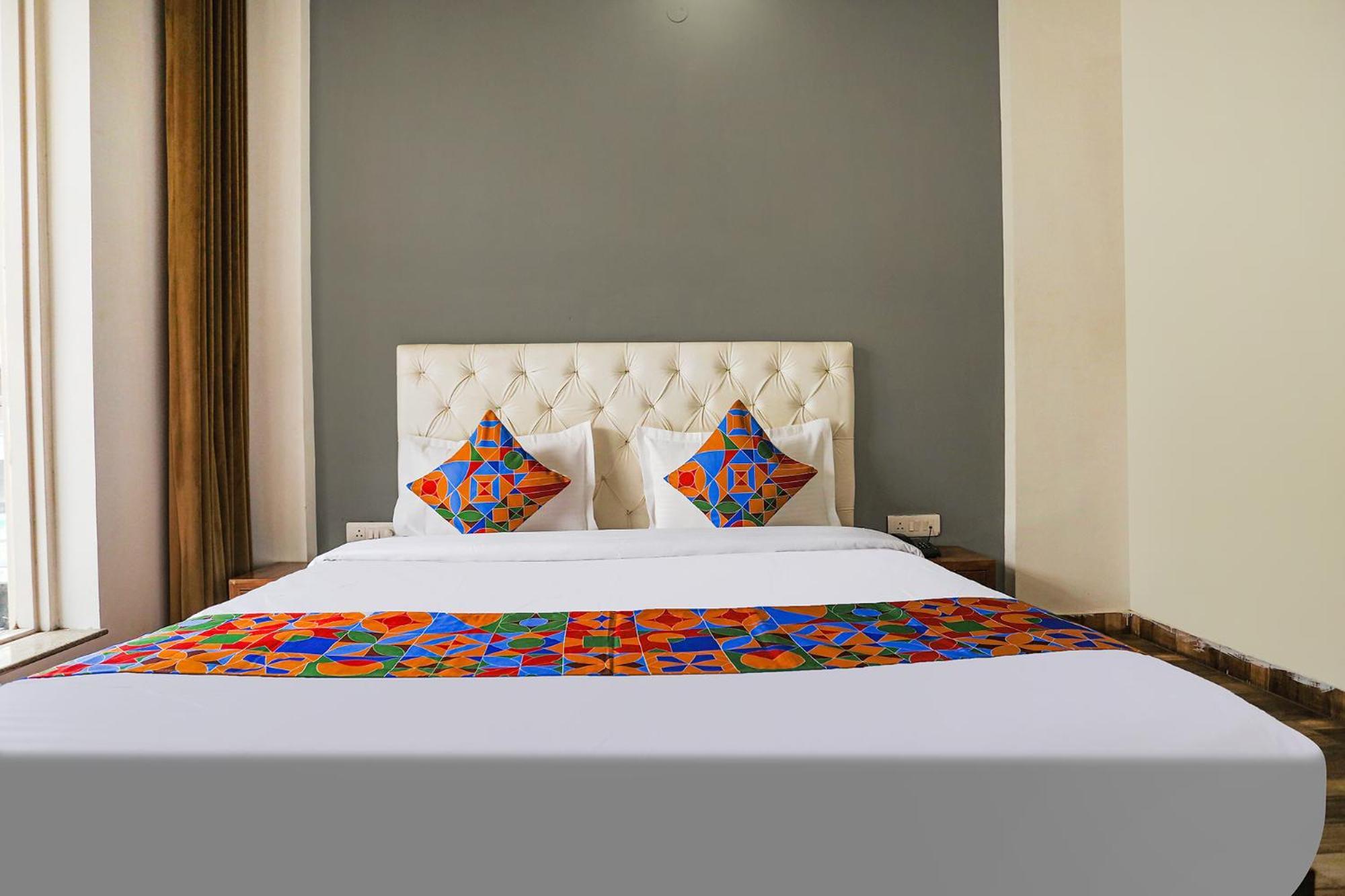 Hotel Fabhotel Sky Rise 3*