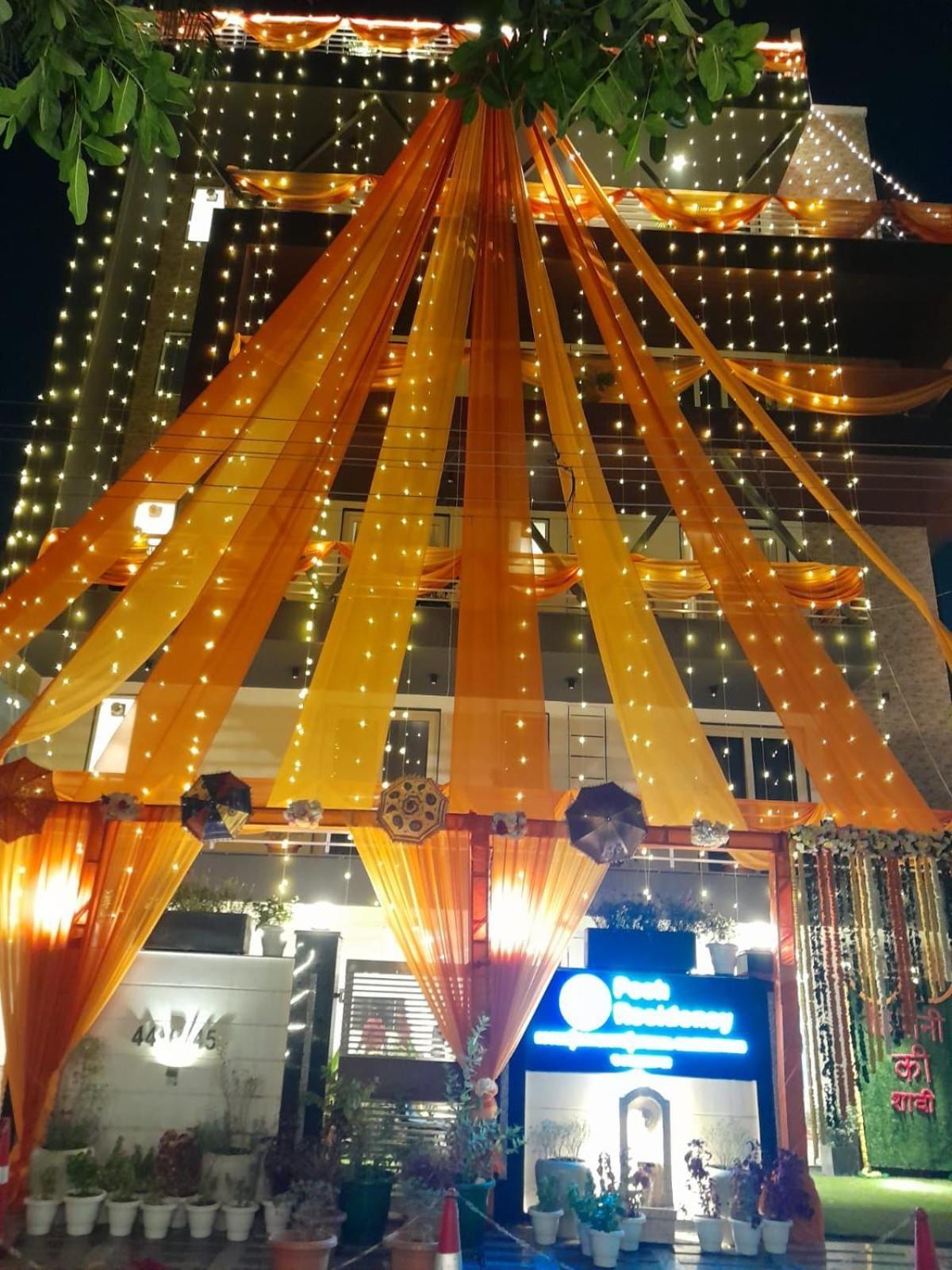 Posh Residency Huda City Center Gurgaon Hotel 4*