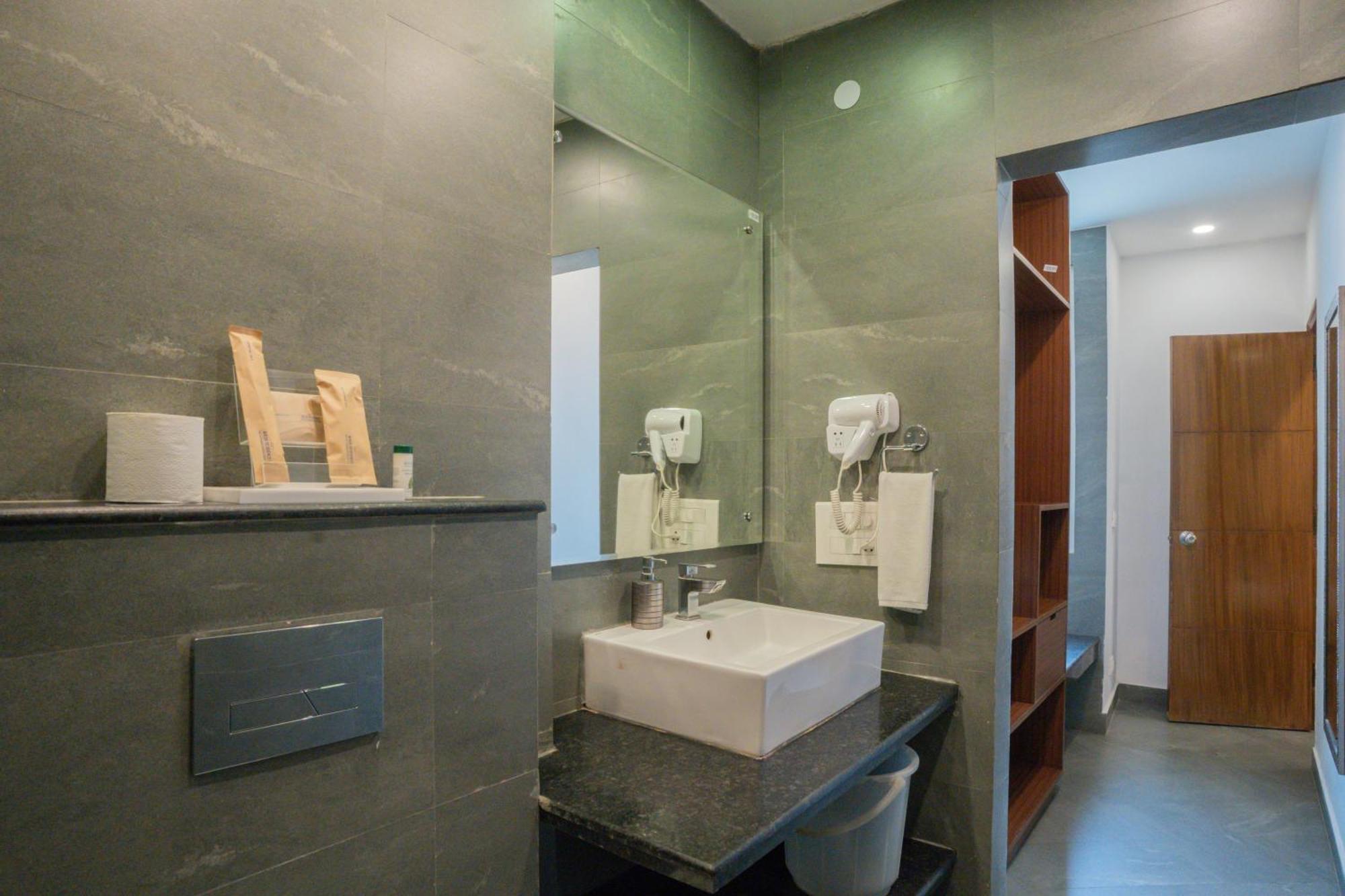 Ahuja Residency Dlf Phase 2