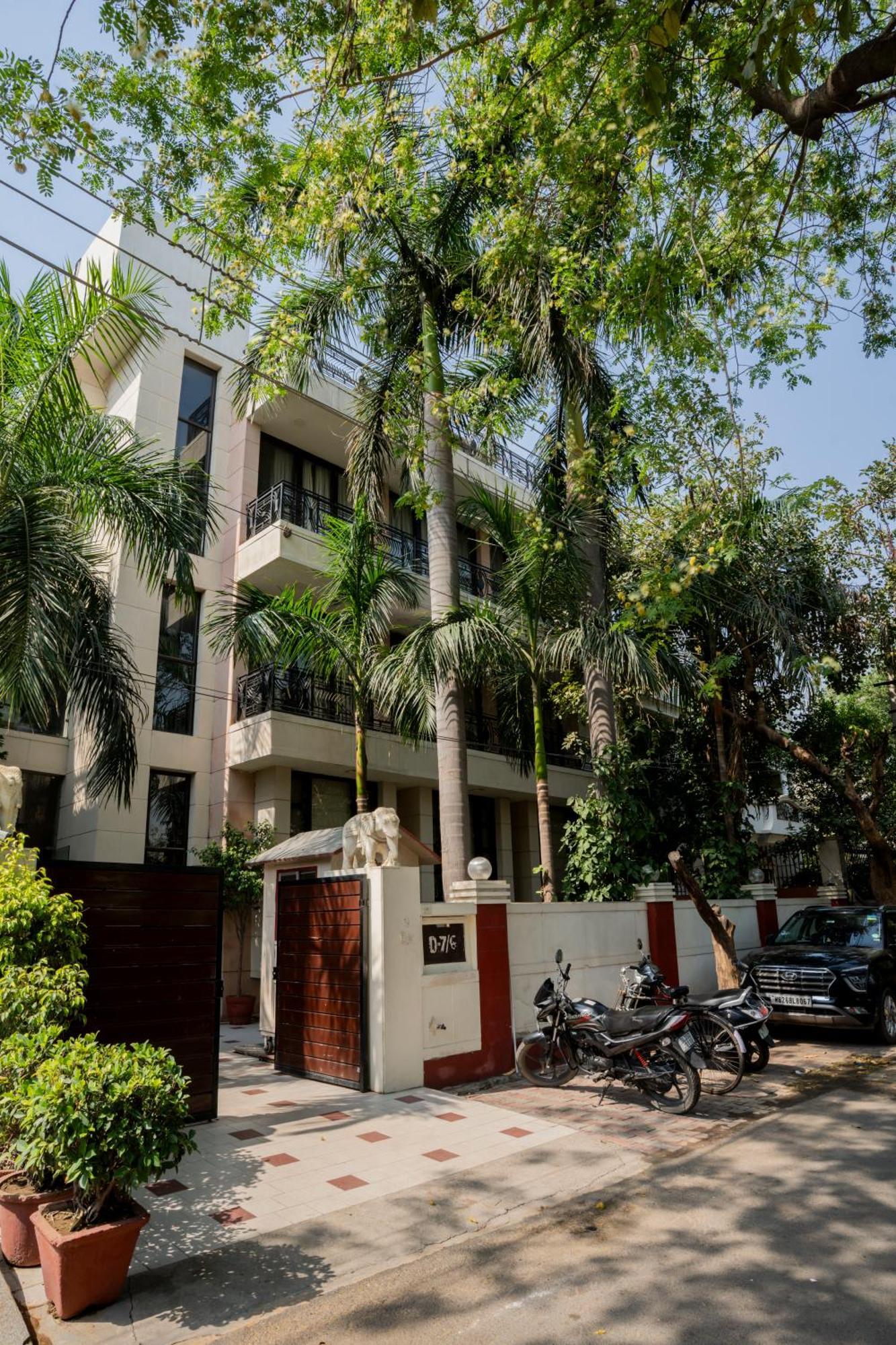Ahuja Residency Parklane Guest house 3*