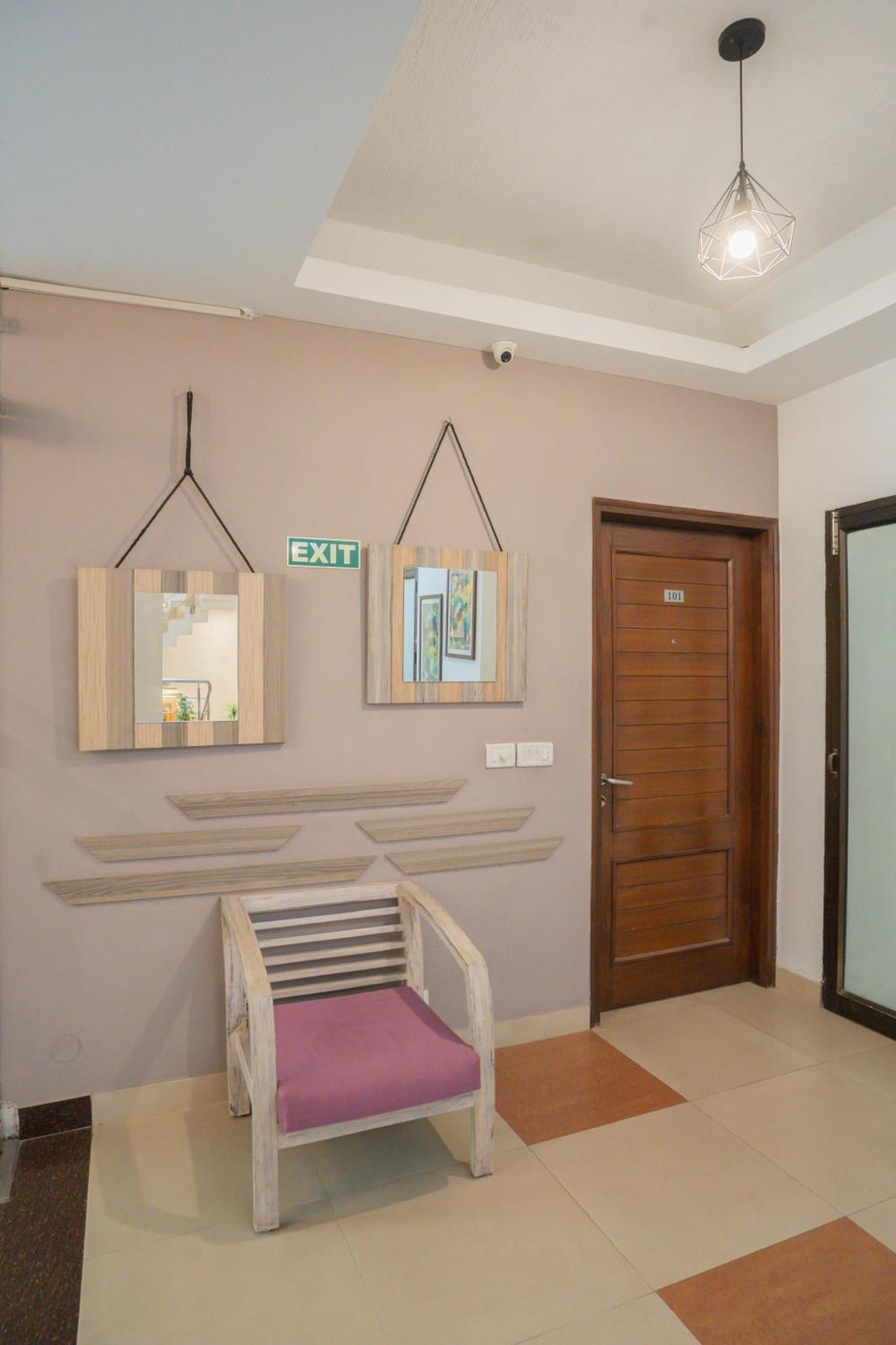 Ahuja Residency Parklane Guest house