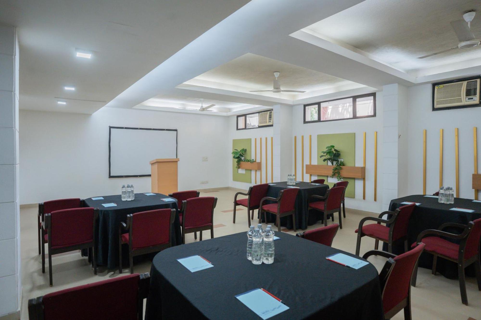 Ahuja Residency Parklane Guest house