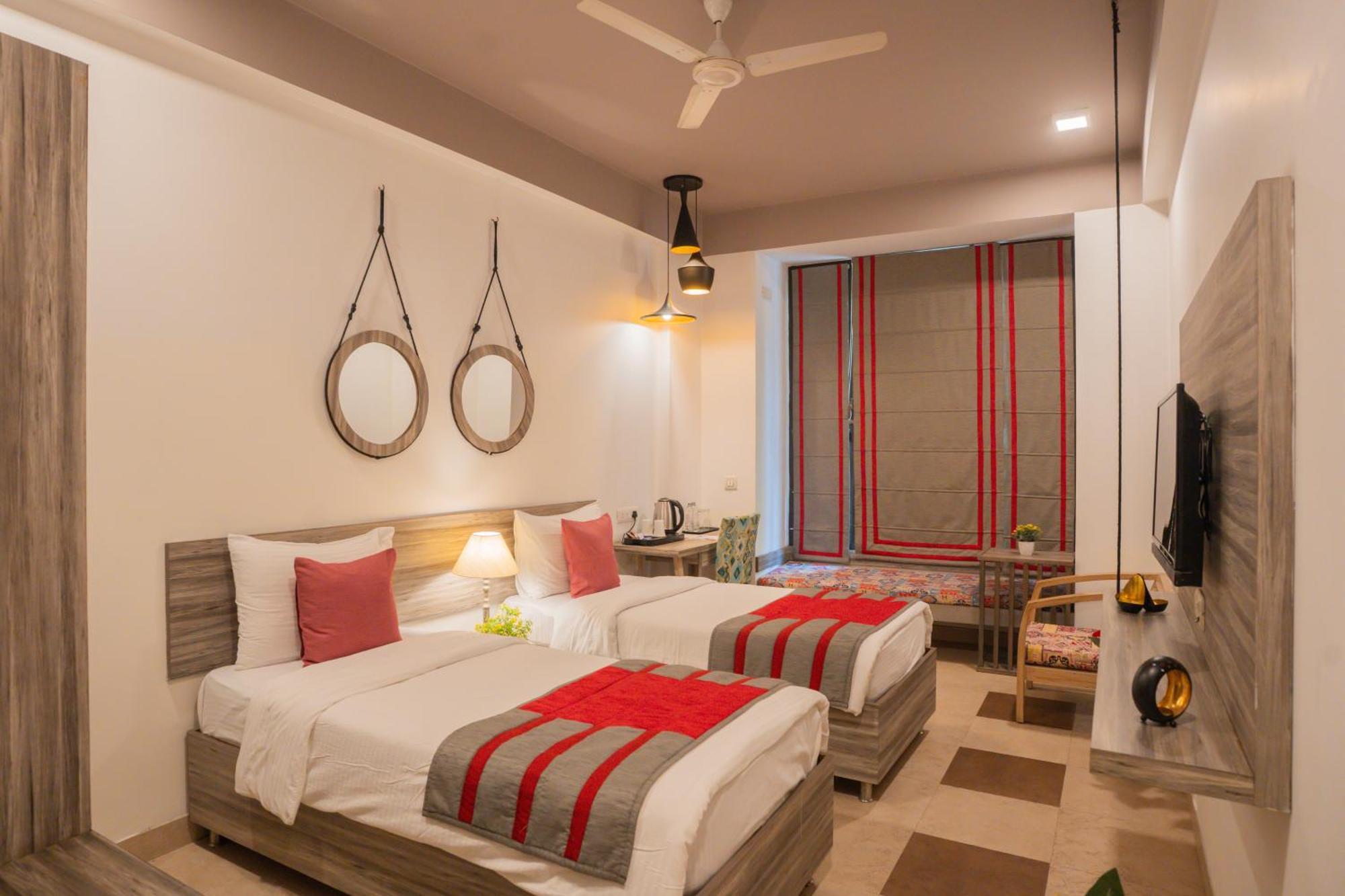 Ahuja Residency Parklane 3*