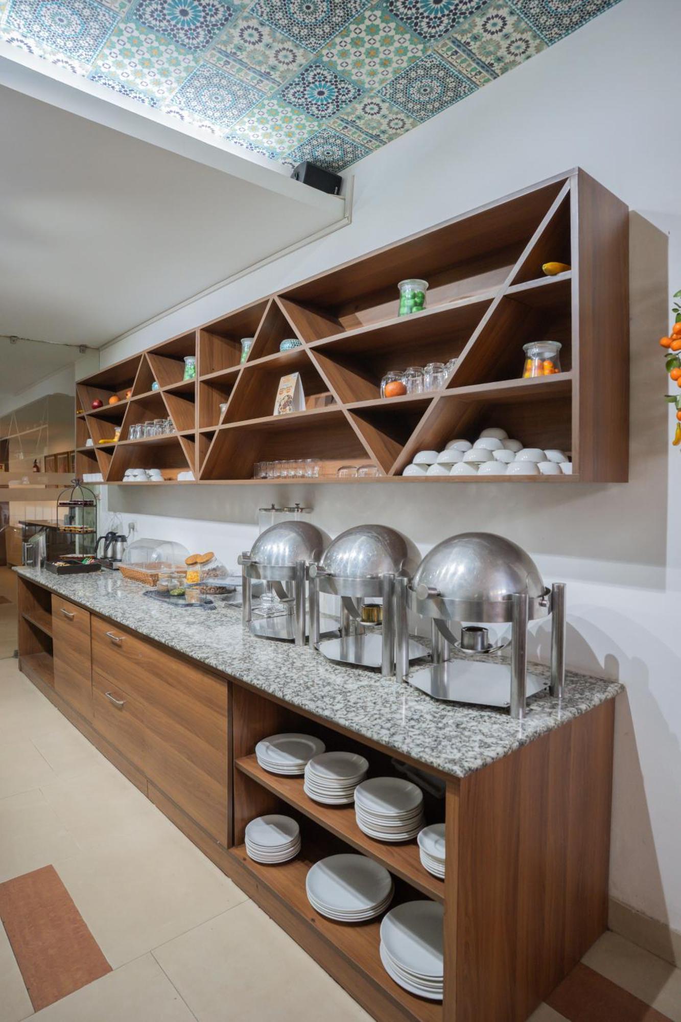 Ahuja Residency Parklane Guest house Gurgaon