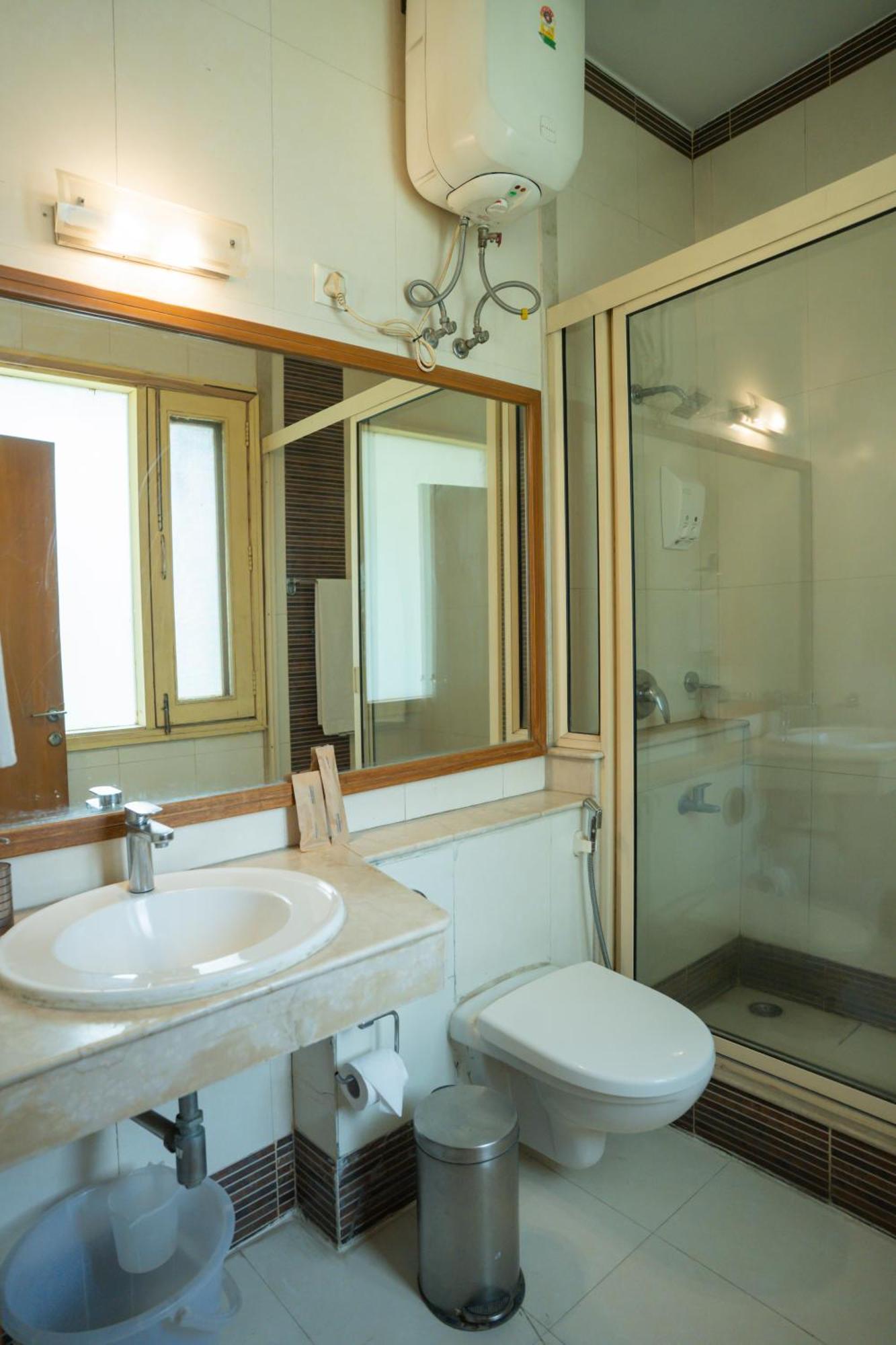 Guest house Ahuja Residency Cyber City I Gurgaon