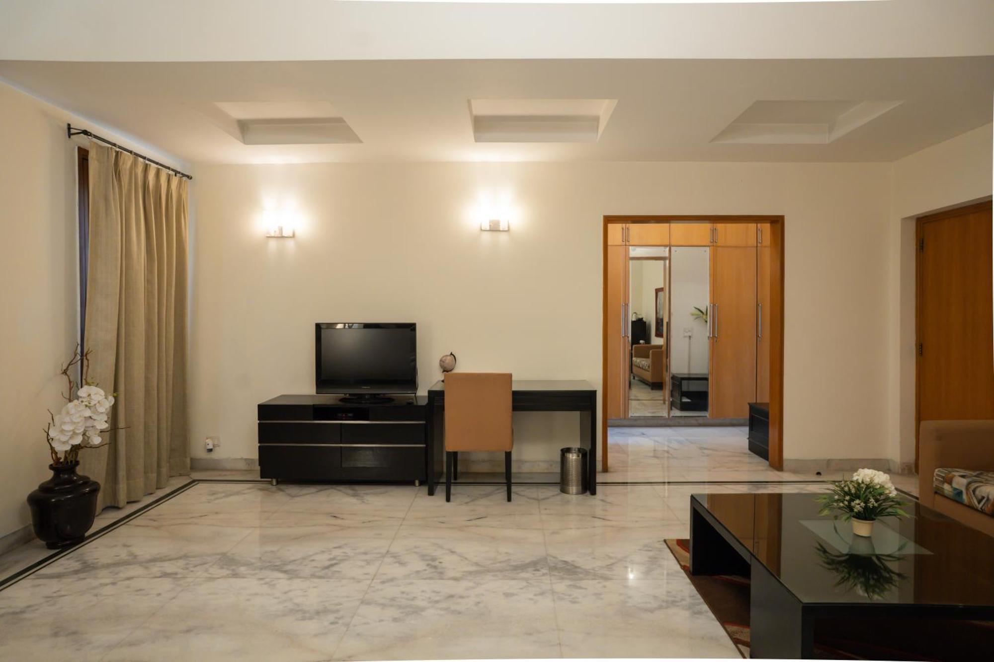 Ahuja Residency Cyber City I Guest house 3*