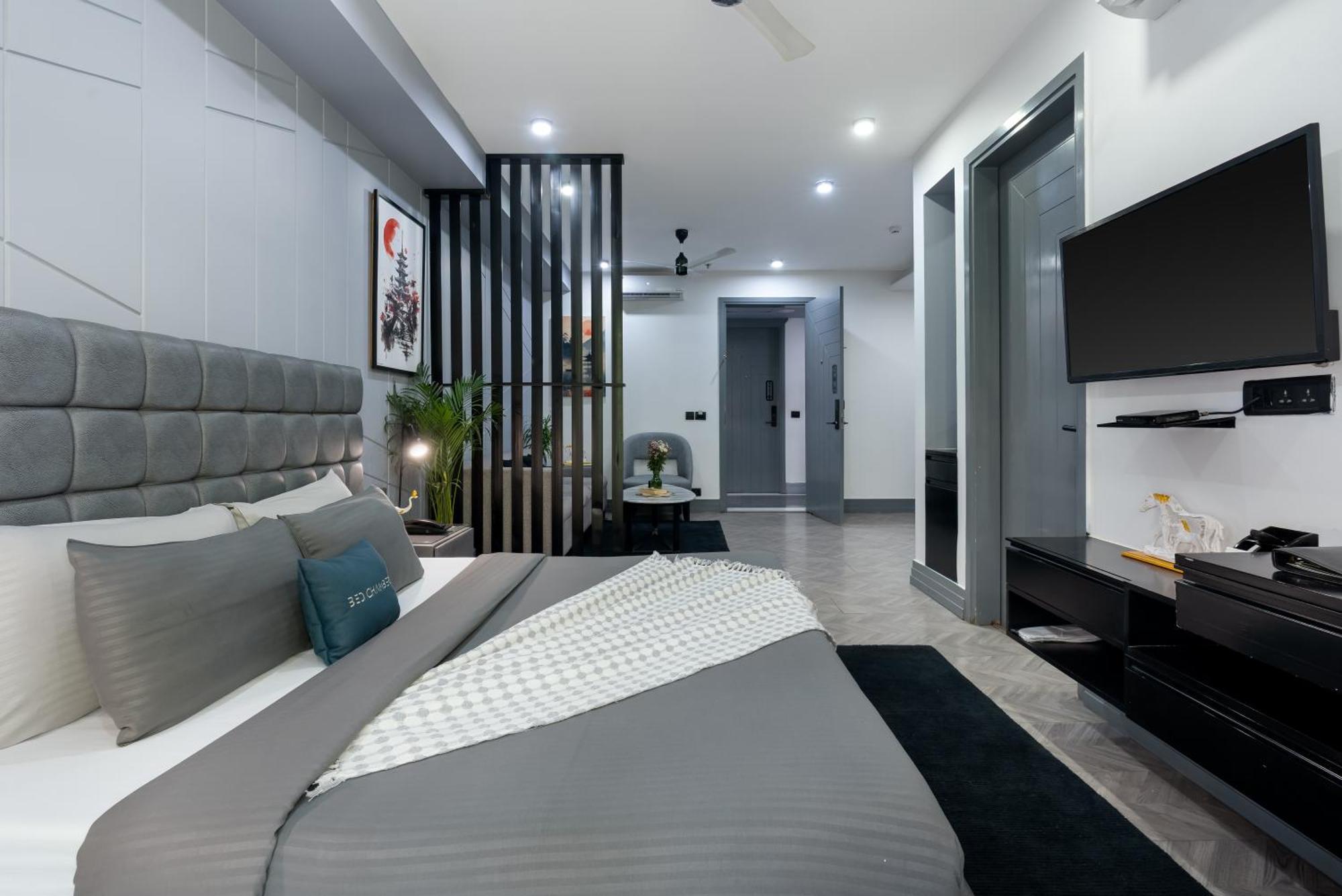 Bedchambers Luxurious Serviced In