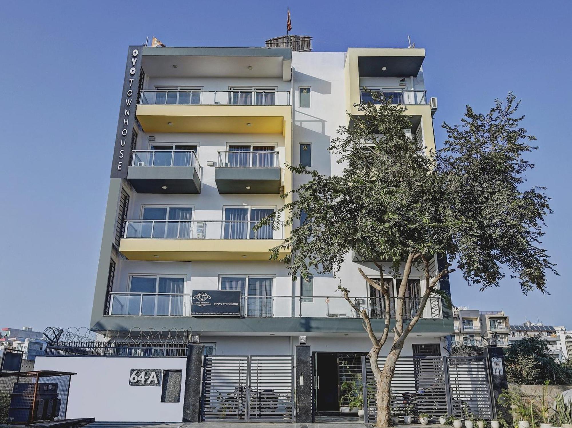 Super Townhouse Tipsyy Near Bestech Square Mall