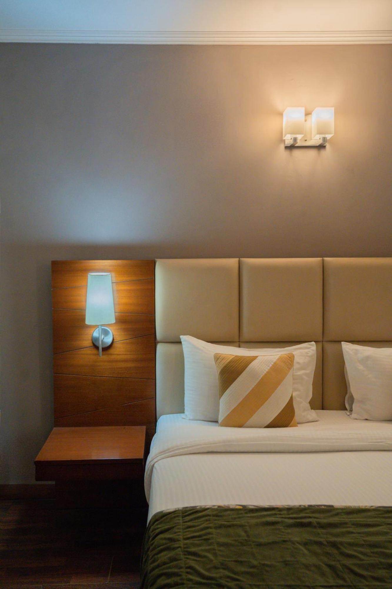 Ahuja Residency Dlf Phase 2 Gurgaon