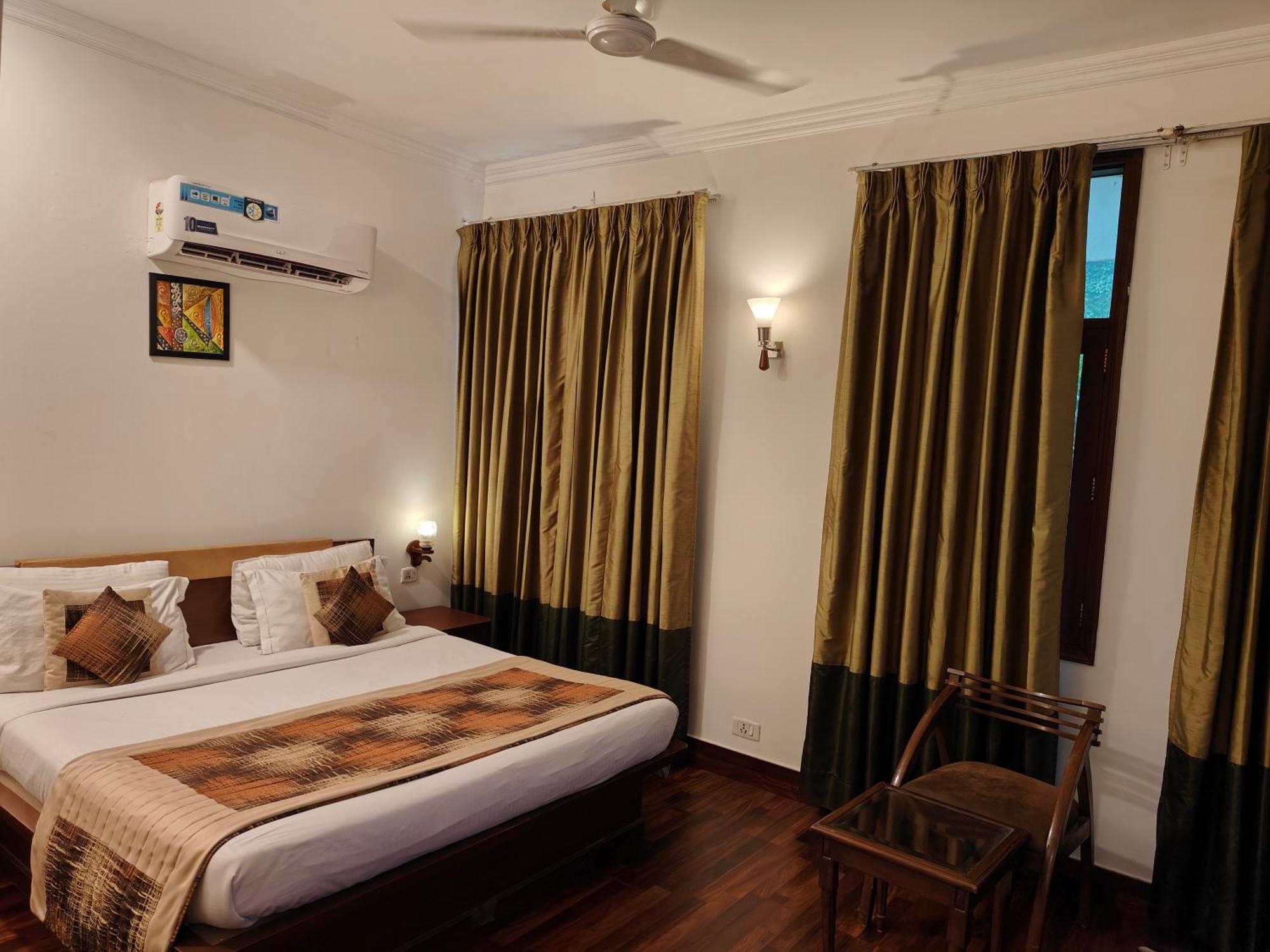 Tavisha Golf Course Mg Road 3*