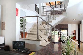 Oyo Global Business Park Hotel