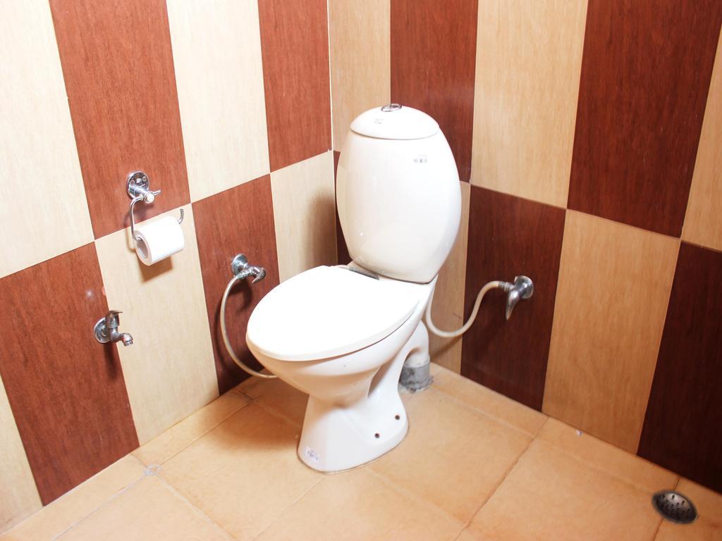 Oyo Udyog Vihar 2 3*