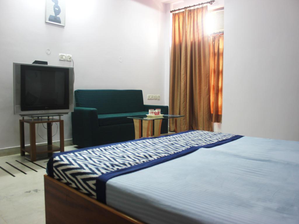 Hotel Oyo Udyog Vihar 2 3*