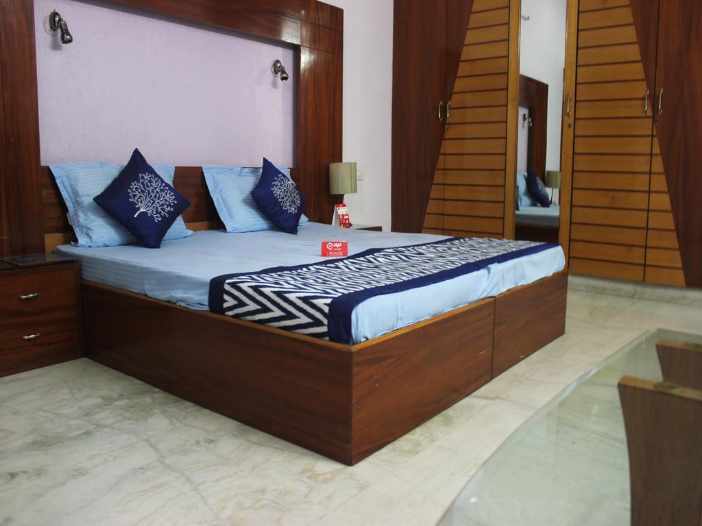 Oyo Udyog Vihar 2 3*