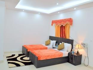 Oyo 12340 The Royal Park Plaza Gurgaon
