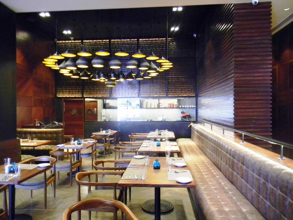 Lemon Tree Premier Center Hotel Gurgaon