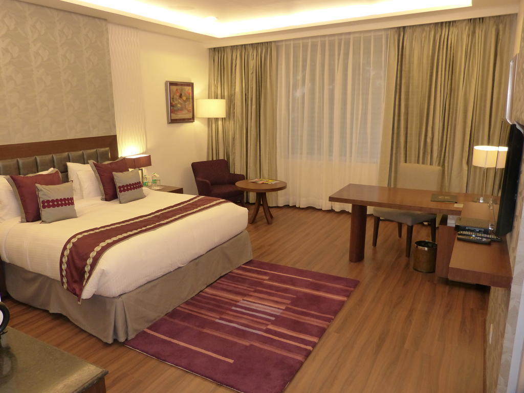 Hotel 32nd Milestone 4*
