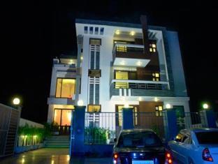 Blue Moon Residency & Restaurant Gurgaon
