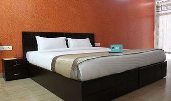 Hotel Fabhotel Cyber Park 4*