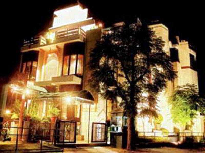 Hotel Siris 18