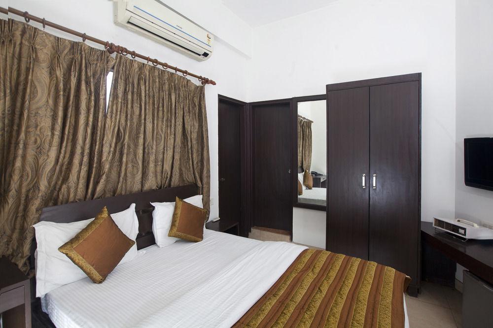 Oyo Rajiv Chowk Hotel 3*
