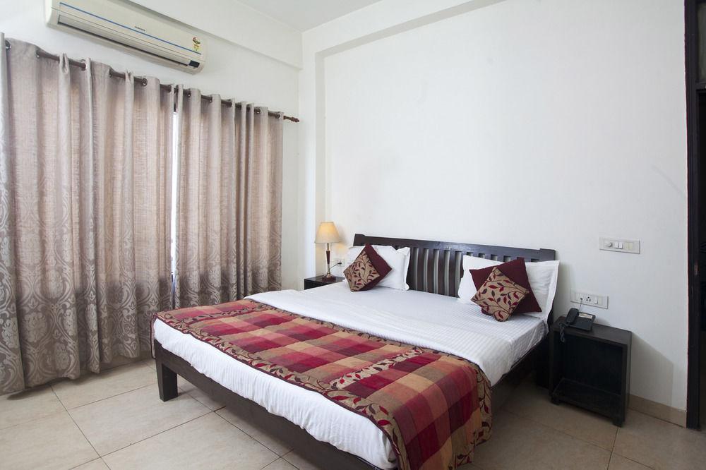 Oyo Rajiv Chowk Hotel Gurgaon