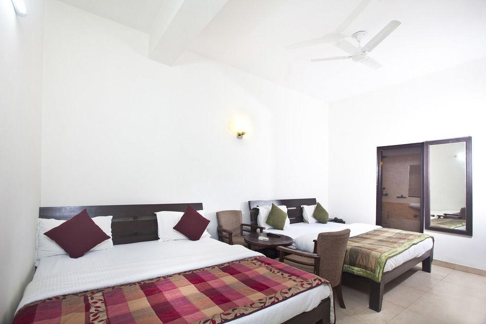 Oyo Rajiv Chowk Hotel
