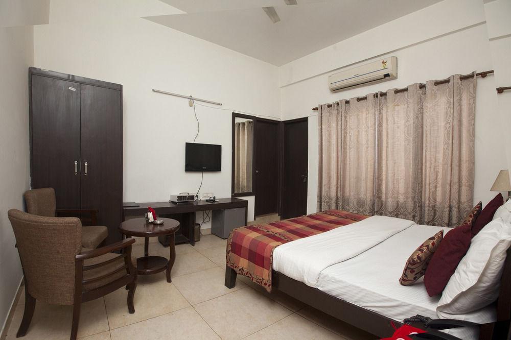 Oyo Rajiv Chowk Hotel Gurgaon