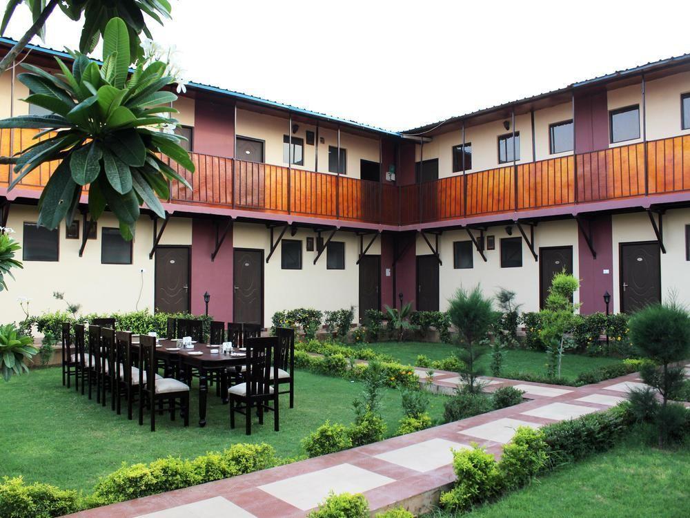 Oyo Imt Chowk Ii Hotel
