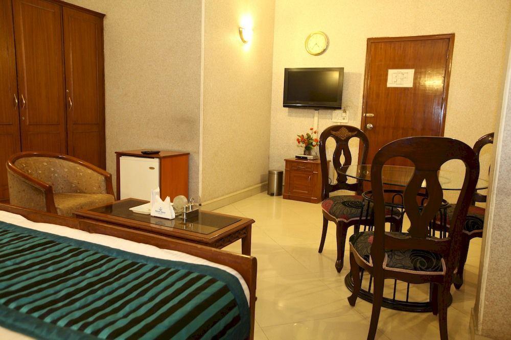 Oyo Premium Dlf Plaza 3*