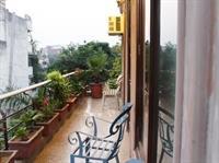 Oyo Premium Sushant Lok 2 Hotel