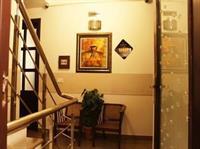 Hotel Oyo Premium Sushant Lok 2 3*