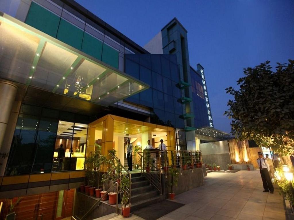 Crossroads Hotel