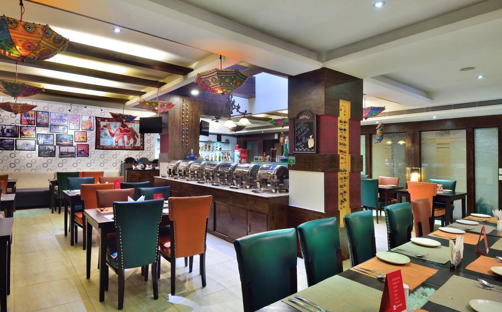 Hotel Crossroads 4*