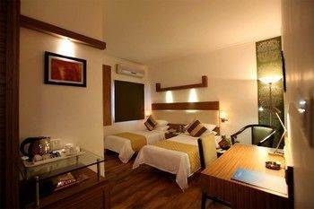 Crossroads Hotel
