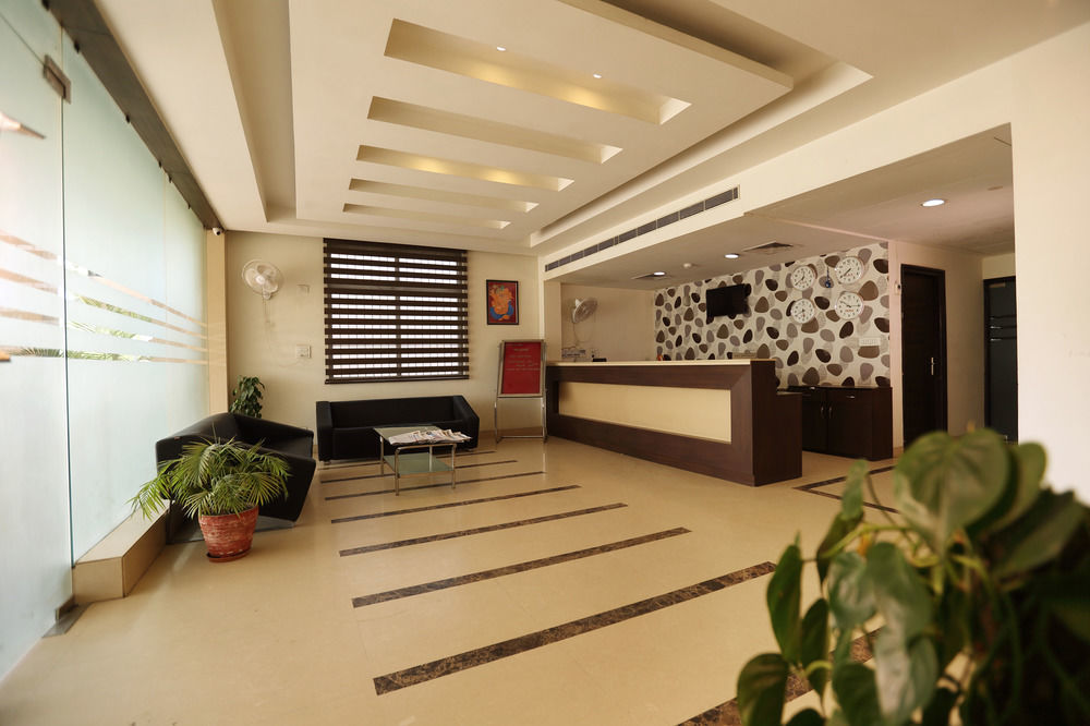 Hotel Prime Plaza 3*
