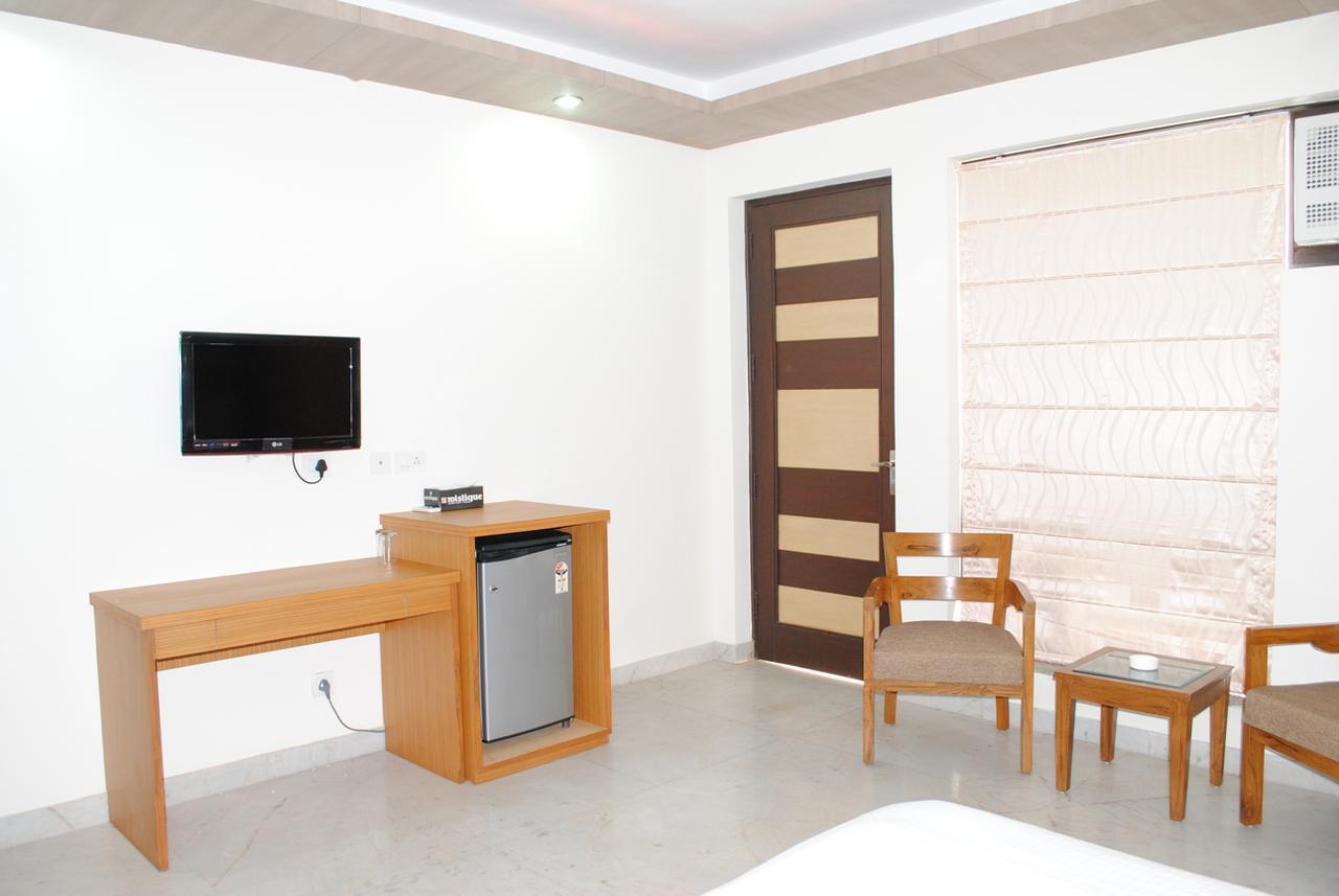 Anand 3* Gurgaon