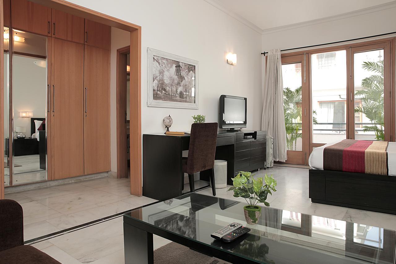 Guest house Ahuja Residency Cyber City I
