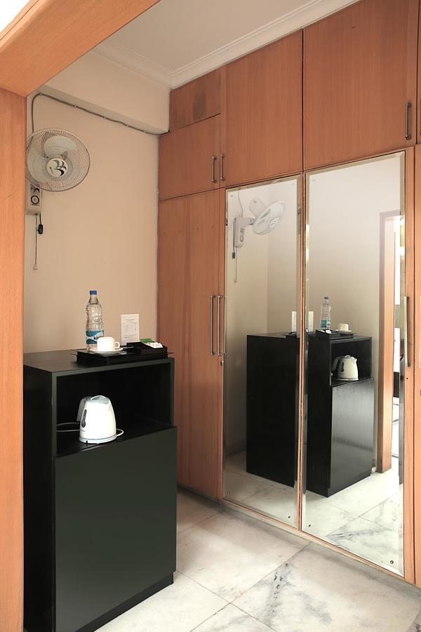 Guest house Ahuja Residency Cyber City I Gurgaon