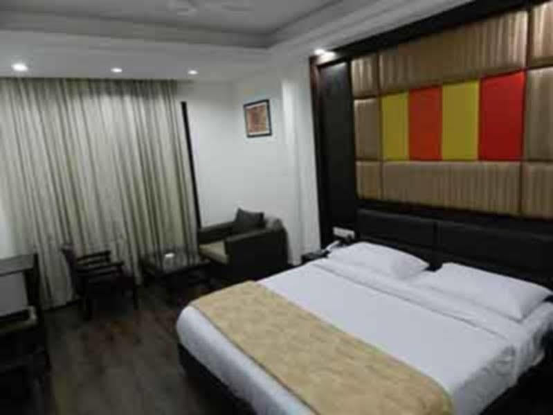 Golf View Suites-golf Course Road 3* Gurgaon